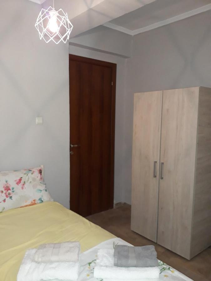 Xronis 1 Apartment เนอา มิคานิโอนา ภายนอก รูปภาพ